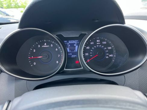 Used 2013 Hyundai Veloster FWD image 24