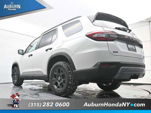 New 2026 Honda Pilot TrailSport image 21
