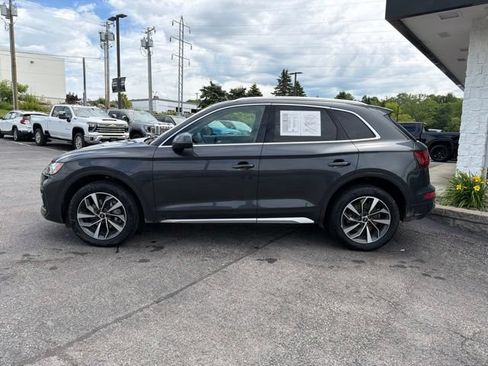 Used 2021 Audi Q5 2.0T Premium w/ Convenience Package AWD/4WD image 2