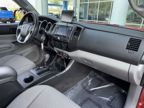 Used 2014 Toyota Tacoma 2WD Access Cab w/ Convenience Package image 17