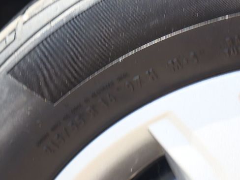 Used 2022 Ford Transit Connect XL image 40