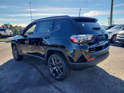 New 2026 Jeep Compass Limited image 8