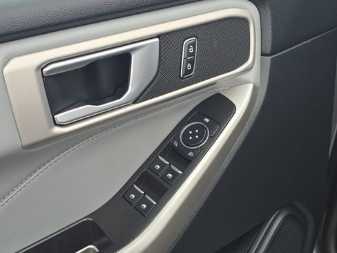 Used 2023 Ford Explorer XLT w/ Equipment Group 202A image 21