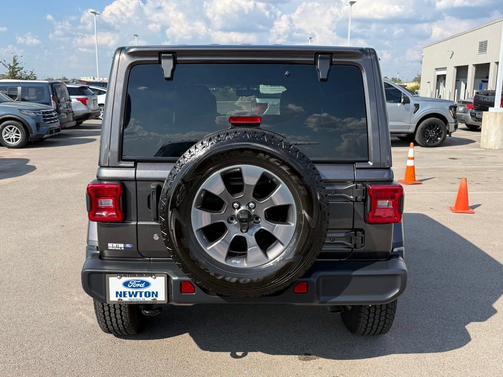 Used 2019 Jeep Wrangler Unlimited Sahara AWD/4WD image 35