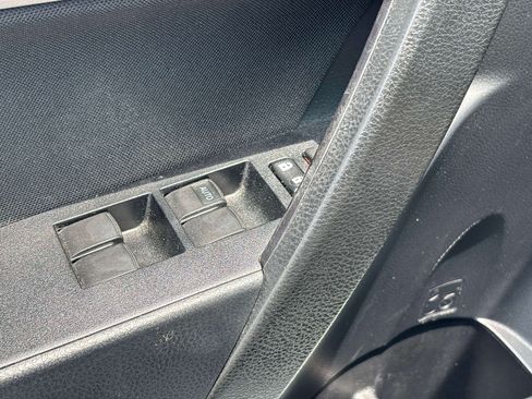 Used 2018 Toyota Corolla LE FWD image 12