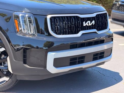 Used 2024 Kia Telluride EX w/ EX Captain's Chair Package FWD image 6