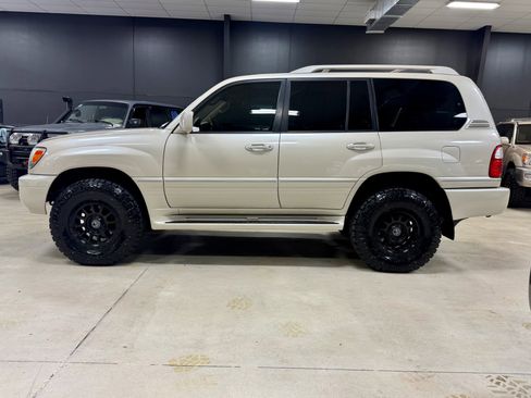 Used 2005 Lexus LX 470 4WD image 11