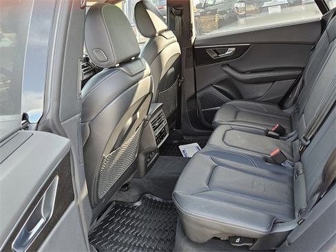 Used 2024 Audi Q8 Prestige w/ Prestige Package image 6