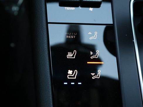 New 2025 Porsche Macan image 27