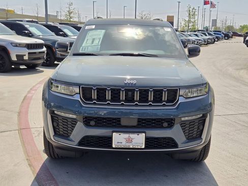 New 2026 Jeep Grand Cherokee L Limited w/ Luxury Tech Group II RWD image 7