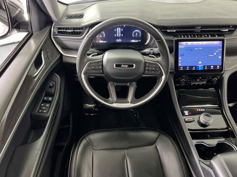 Used 2023 Jeep Grand Cherokee Limited w/ Black Appearance Package AWD/4WD image 22