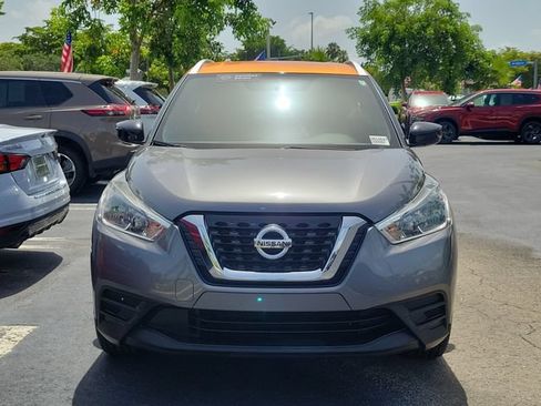 Used 2018 Nissan Kicks SV FWD image 2