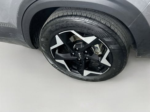Used 2025 Kia Seltos S image 11
