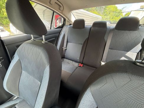 Used 2025 Nissan Versa SV FWD image 34