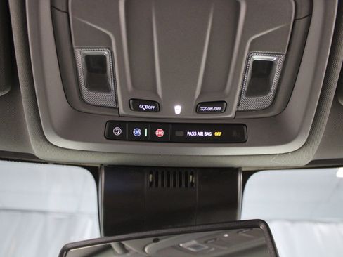 Used 2025 Chevrolet Silverado 1500 LTZ AWD/4WD image 46