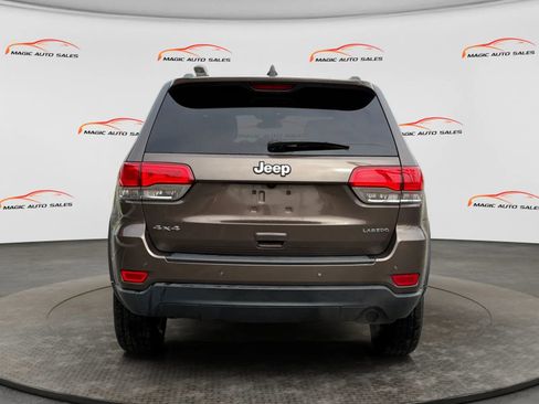 Used 2019 Jeep Grand Cherokee Laredo image 9