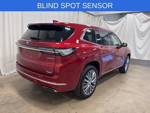 Used 2025 Buick Enclave Avenir AWD/4WD image 5