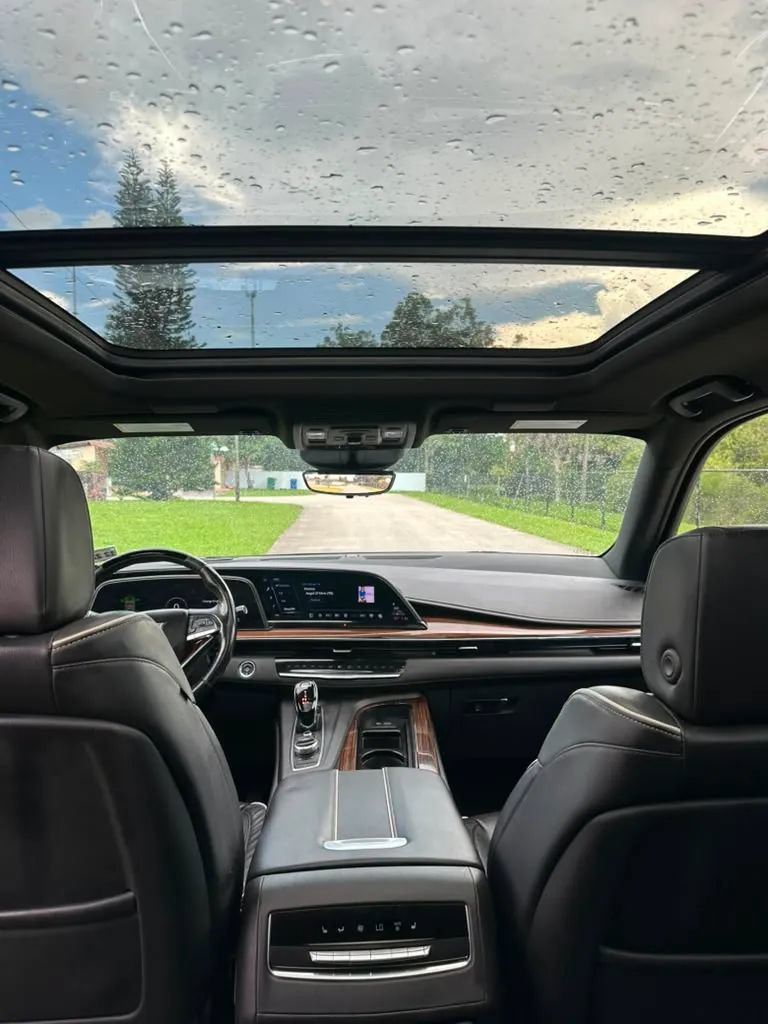 Used 2023 Cadillac Escalade ESV Premium Luxury AWD/4WD image 14