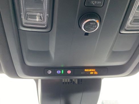 Used 2025 Chevrolet Tahoe LT image 40