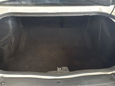 Used 2015 Dodge Challenger R/T Plus RWD image 34