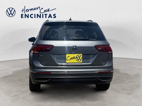 Certified 2023 Volkswagen Tiguan SE w/ Panoramic Sunroof Package FWD image 4
