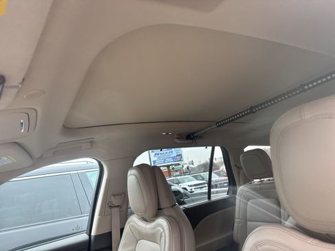 Used 2023 Lincoln Aviator Reserve w/ Equipment Group 201A AWD/4WD image 5