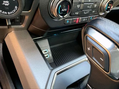 Used 2018 Ford F150 Raptor w/ Equipment Group 802A Luxury image 39