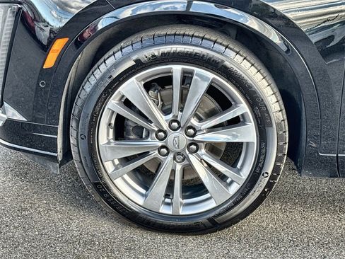 Used 2024 Cadillac XT6 Premium Luxury w/ Technology Package image 12