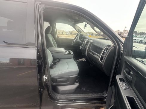 Used 2018 RAM 1500 Express w/ Express Value Package image 37