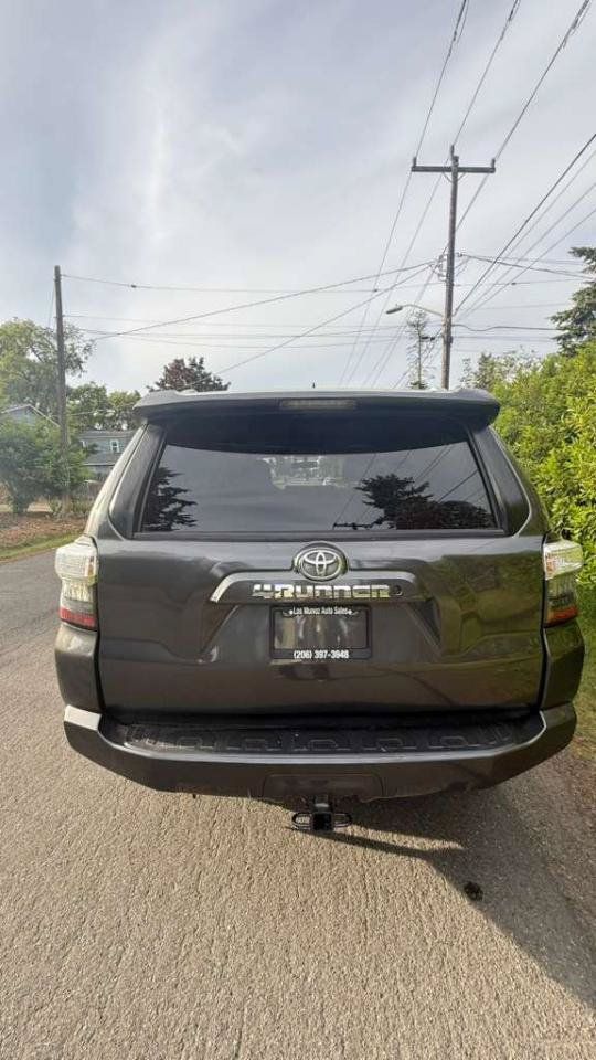 Used 2018 Toyota 4Runner SR5 RWD image 4
