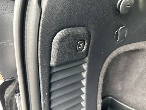 Used 2019 Jeep Grand Cherokee Altitude AWD/4WD image 39