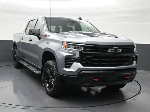 Used 2024 Chevrolet Silverado 1500 LT Trail Boss w/ Convenience Package II AWD/4WD image 8