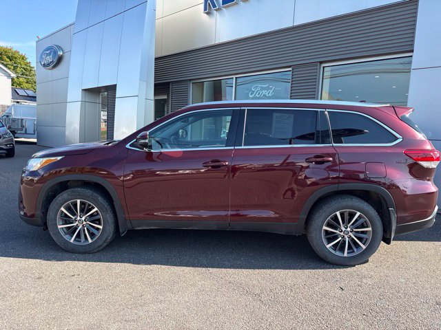 Used 2019 Toyota Highlander XLE AWD/4WD image 9
