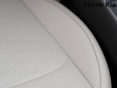 New 2025 Kia Sorento S image 24