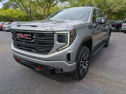 Used 2023 GMC Sierra 1500 AT4 w/ AT4 Premium Package AWD/4WD image 8