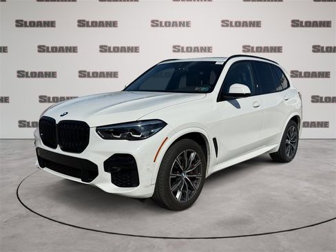 Used 2022 BMW X5 xDrive40i w/ M Sport Package image 1