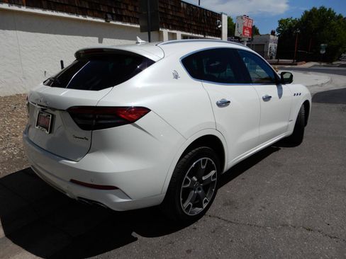 Used 2021 Maserati Levante GranLusso AWD/4WD image 5
