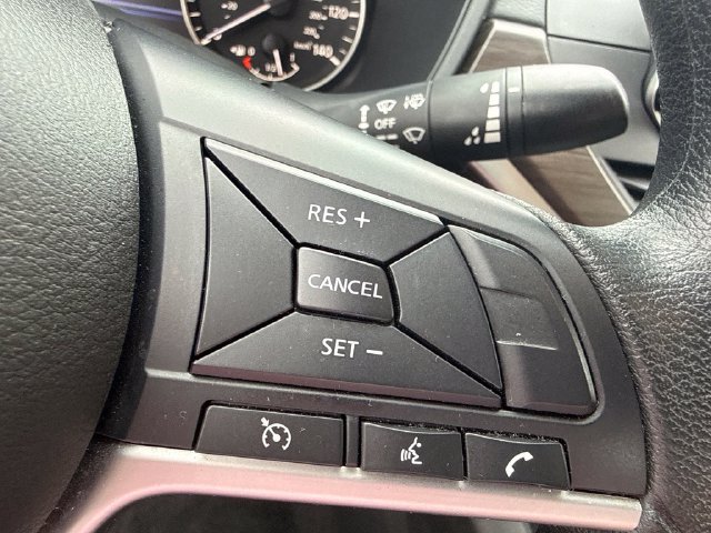 Used 2025 Nissan Altima 2.5 SV FWD image 21