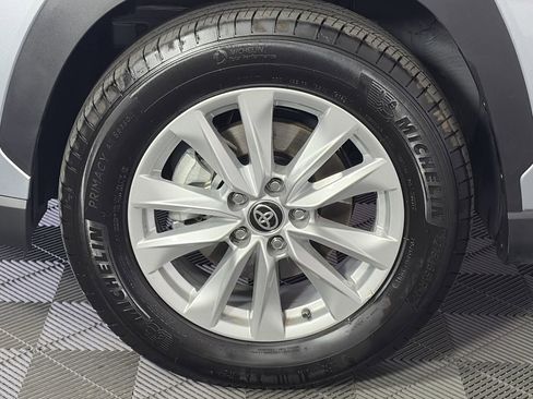 Used 2026 Toyota Corolla Cross LE FWD image 10