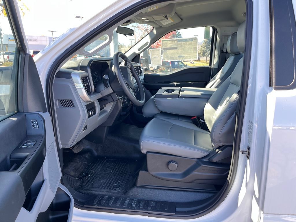 New 2025 Ford F350 XL w/ XL Chrome Package AWD/4WD image 10