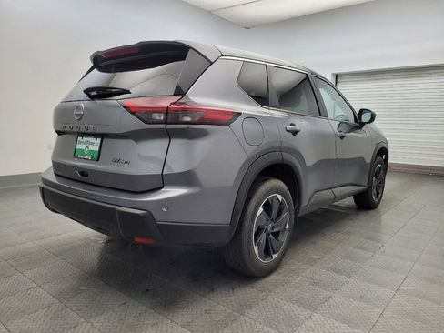 Used 2024 Nissan Rogue SV image 9