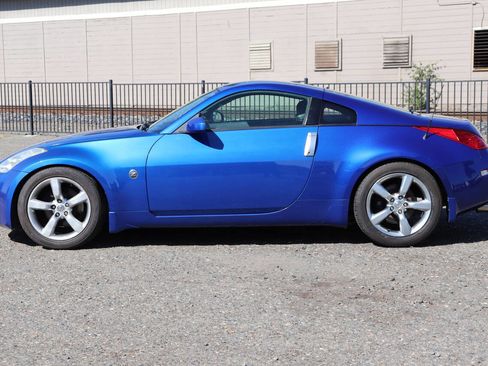 Used 2006 Nissan 350Z Enthusiast w/ (N93) Cargo Convenience Pkg RWD image 4