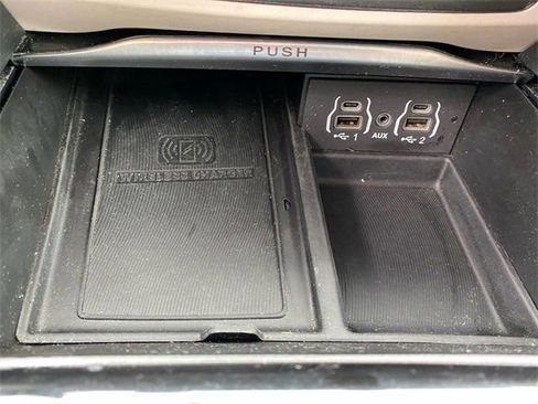 Used 2023 Chrysler Pacifica Limited image 40