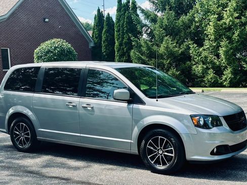 Used 2018 Dodge Grand Caravan SE FWD image 6