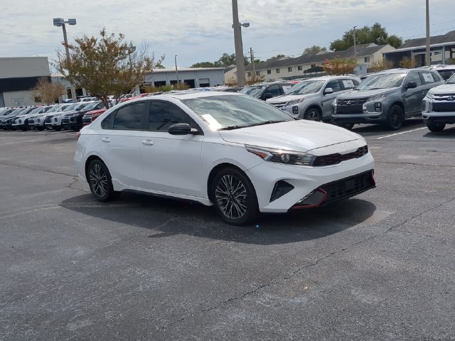Used 2024 Kia Forte GT-Line w/ GT-Line Premium Package FWD image 4