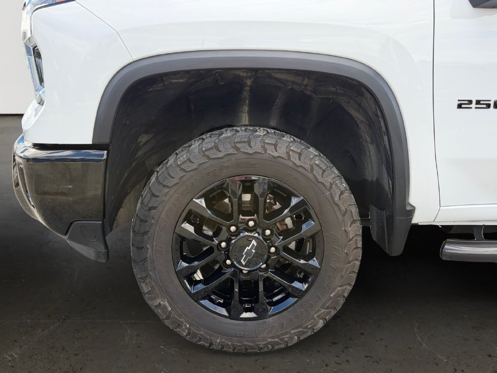 Used 2025 Chevrolet Silverado 2500 LT w/ Trail Boss Package AWD/4WD image 27