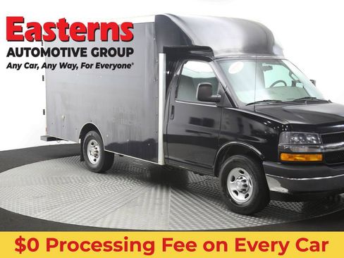 Used 2017 Chevrolet Express 3500 RWD image 46