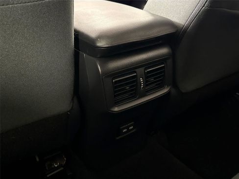 Certified 2022 Toyota RAV4 XLE image 32