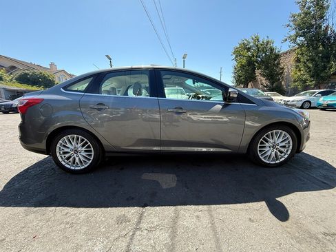 Used 2012 Ford Focus SEL image 4