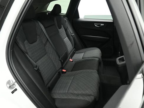 Used 2023 Volvo XC60 B5 Core AWD/4WD image 18